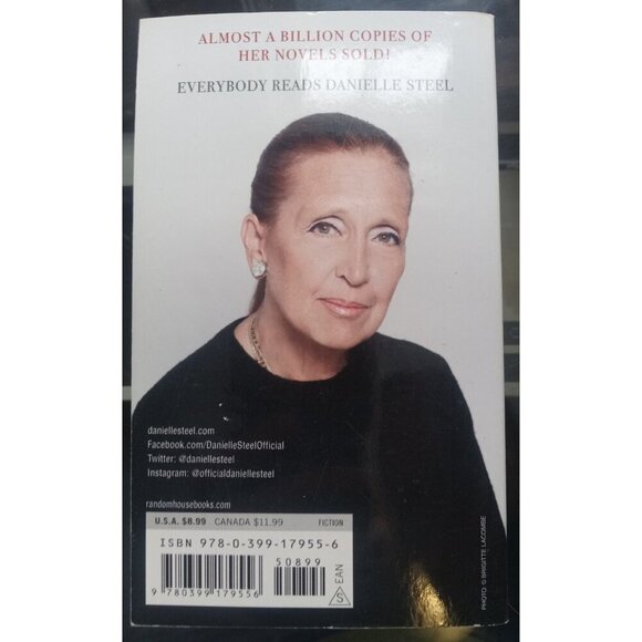 Moral Compass by Danielle Steel PB School Drama Fiction Bestseller - Picture 2 of 2